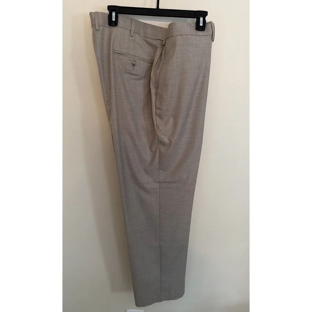 Saddlebred Dress Pants Mens 42x30 Beige Traveler Comfort Flex Straight Fit